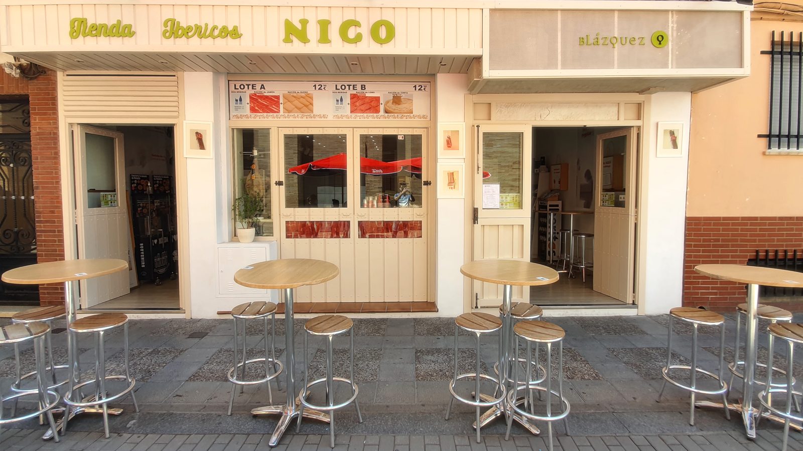 Entrada de la tienda Ibéricos Nico en Mérida